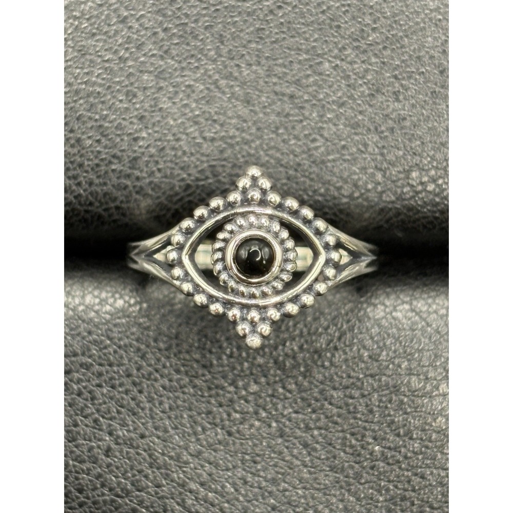 New Condition Sterling Silver Evil Eye Onyx Ring Size 7 J17